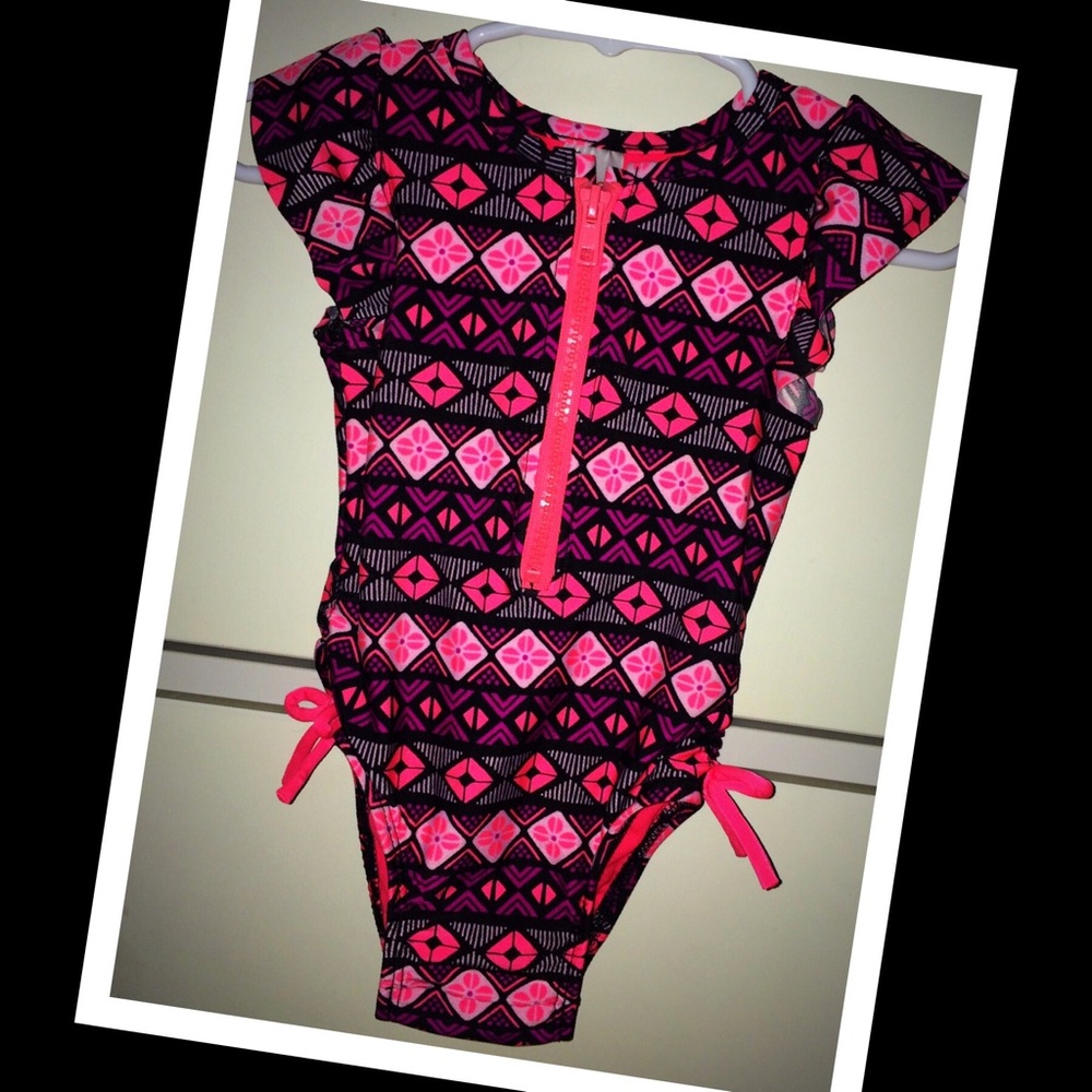 •Cat & Jack baby girl 12m swimsuit👙EUC👙